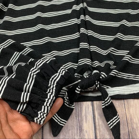 Black striped knot tee - Picture 3 of 4